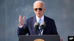 Presidenti Biden duke folur në një aktivitet në Baltimorë (29 tetor 2024)