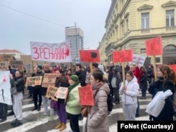 Akcija odavanja počlasti stradalima u nesreći u Novom Sadu održana je i u Zrenjaninu