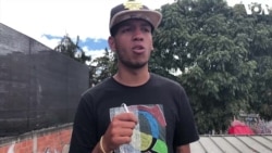 Ruston, un venezolano que pasó de trabajar en un banco a vender dulces