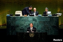 리용호 북한 외무상(아래)이 23일 뉴욕 유엔본부에서 열린 제71차 유엔총회에서 기조연설을 하고 있다.