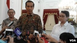 Presiden Indonesia Joko Widodo dan Menlu Retno Marsudi menyesalkan insiden pemboman di depan KBRI Sana'a Yaman (foto: dok. VOA/Iris Gera)