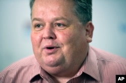 Before joining the Donald Trump presidential campaign team, Barry Bennett served as Ben Carson's campaign manager.