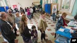 2012年5月6日法国里昂: 法国人排队投票