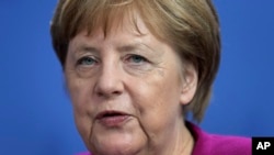 Thủ tướng Đức Angela Merkel nói các phong trào dân túy muốn phá hủy các giá trị cốt lõi của Châu Âu như chống tham nhũng và bảo vệ các nhóm thiểu số.