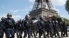 Un homme abattu après avoir agressé plusieurs personnes avec un couteau à Paris