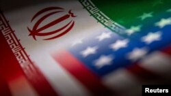
د انساني حقونو وکیل جېرېډ ګېنسر د زیارت، پنجشنبې، په ورځ په یو بیان کې وویل امریکايي قیدیان به د تهران د اوین زندان نه د نظر بندۍ دپاره یو هوټل ته منتقل کړی شي او د حفاظت ذمه واري به يې د ایراني محافظین په غاړه وي
