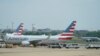 American Airlines anunció el miércoles el despido de 17.500 empleados debido a los efectos de la pandemia del coronavirus.