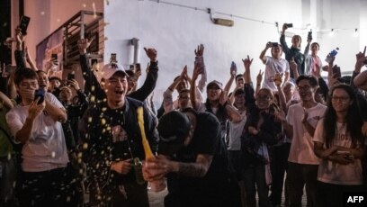 Hong Kong Pro Democracy Forces Headed For Landslide Election Win