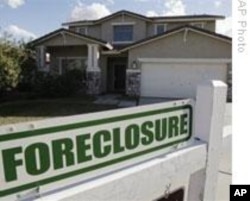 The Mortgage Bankers Association said more than 4.6 percent of American homeowners were in foreclosure for the January to March period, which is a record.