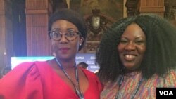Frances Udukwu (à g.), Miss Africa USA et fondatrice de la Fondation Lead Girl, et Omolola Adele-Oso, co-fondatrice et directrice exécutive de Act4Accountability, au Sommet des affaires Etats-Unis Afrique, le 21 septembre 2016. (C. Saine/VOA)
