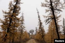 The former Soviet television station, that is now used by the Northeast Science Station, stands outside the town of Chersky, in Sakha (Yakutia) Republic, Russia on September 14, 2021. (REUTERS/Maxim Shemetov/File Photo)