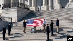 미국 재향군인의 날(Veterans Day)을 하루 앞둔 10일 워싱턴 D.C. 연방 의사당 앞에서 관련 행사가 열리고 있다.