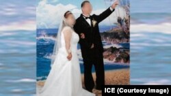 Các cuộc hôn nhân giả để làm thẻ xanh cho những cặp "vợ chồng hờ" trong một đường dây lừa đảo lớn do người gốc Việt tổ chức ở Houston, Texas, vừa bị phanh phui. (Ảnh từ trang web của ICE)