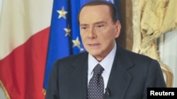 贝卢斯科尼10月25日在罗马