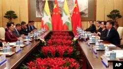 ေဒၚေအာင္ဆန္းစုၾကည္ရဲ႕ တရုတ္ႏိုင္ငံခ်စ္ၾကည္ေရးခရီးစဥ္ အတြင္း တရုတ္သံမၼတႏွင့္ေတြ႕ဆံုစဥ္