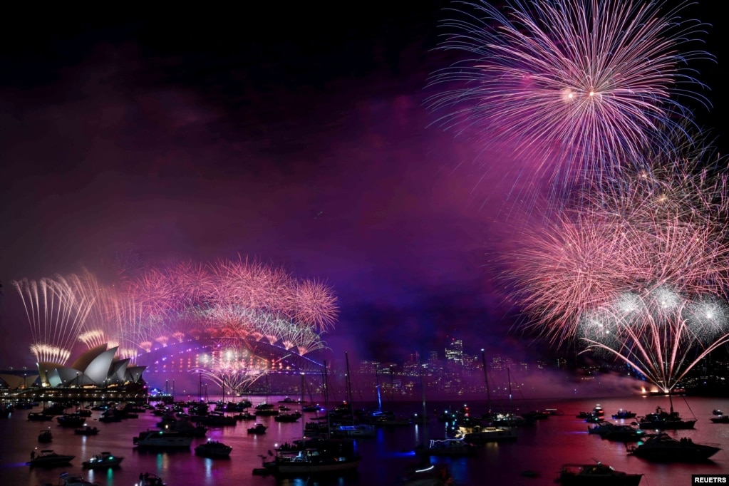 Australia impactando año con año con su show de fuegos artificiales para recibir el año nuevo. Este día, no fue la excepción.