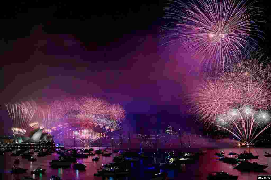 Australia impactando año con año con su show de fuegos artificiales para recibir el año nuevo. Este día, no fue la excepción.