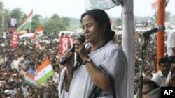 পশ্চিমবঙ্গের মুখ্যমন্ত্রী ভারতের প্রধানমন্ত্রীর সঙ্গে বাংলাদেশ যাবেন