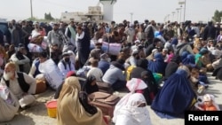 په تورخم کې اېسار افغان کډوال 