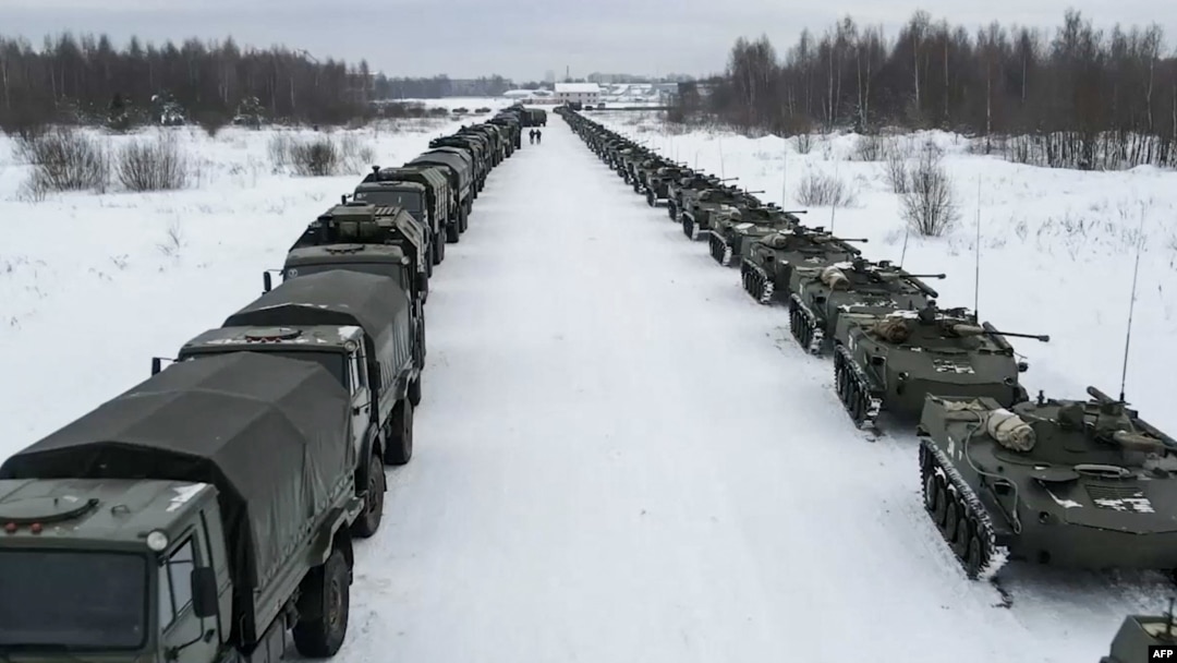 Российская военная техника перед отправкой в Казахстан. Аэропорт Иваново, 6 января 2022.