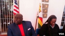 Ummeli weMelika eZimbabwe Umnumzana Harry Thomas Jr emhlanganweni lentathelizindaba