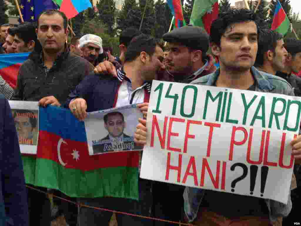 Milli Şura növbəti mitinqini keçirir