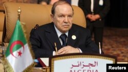 Le président algérien Abdelaziz Bouteflika, le 5 novembre 2011 à Doha.