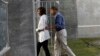 صدر اوباما کا نیلسن منڈیلا کی جیل کا دورہ