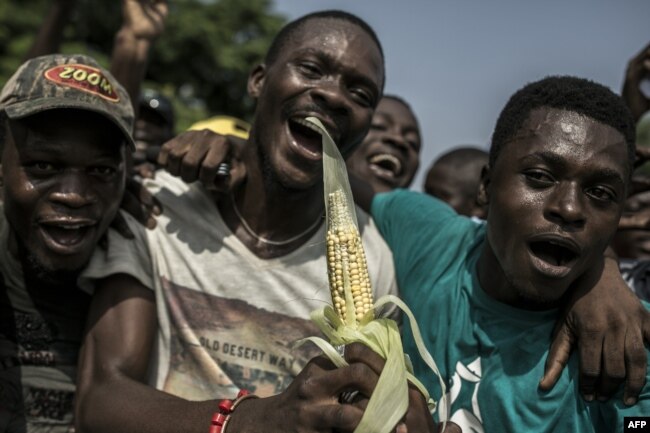 Supporters of Felix Tshisekedi, Democratic Republic of Congo's opposition politician declared winner of the presidential poll, sing and dance ahead of the Constitutional Court final decision on the presidential results, in Kinshasa, Jan. 19, 2019.