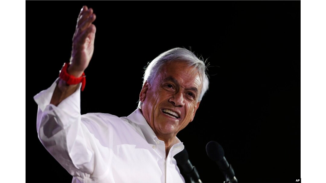 Sebastian Pinera, former Chilean president who is running again for office, addresses supporters at his closing campaign rally in Santiago, Chile, Nov. 16, 2017. Chile will hold presidential and congressional elections Sunday.