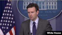 Josh Earnest, secretario de prensa de la Casa Blanco, declaró que los cargos contra Rezaian son absurdos. 