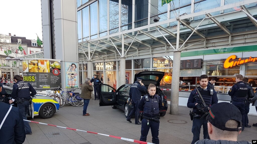 Gjermani: Sulm i mundshëm me makinë