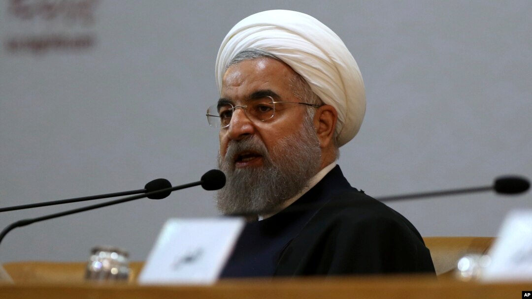 Presiden Iran Hassan Rouhani berbicara dalam Konferensi intrnasional Persatuan Islam di Teheran (27/12) lalu. 