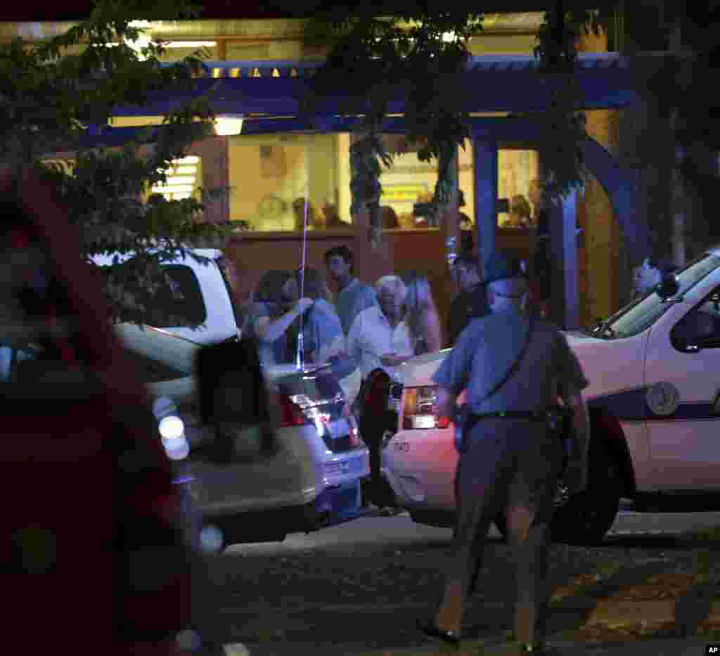 اخبار کے مطابق حملہ آور نے حالیہ دنوں میں قانونی طریقے سے اسلحے کی خریداری بھی کی تھی۔