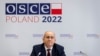 Ketua Organisasi untuk Keamanan dan Kerjasama di Eropa (OSCE) Zbigniew Rau, yang juga merupakan Menter Luar Negeri Polandia, menghadiri konferensi pers di Wina, Austria, pada 13 Janauri 2022. (Foto: AP/Lisa Leutner)