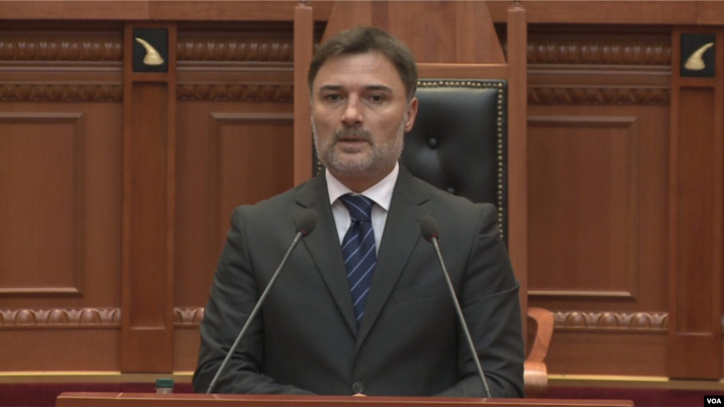 Partia Demokratike ndryshon përfaqësuesit e saj në postet e Kuvendit