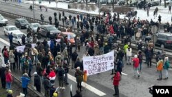 Tokom zime širom Srbije su organizovani protesti i blokade zbog odluke vlasti da kompaniji Rio tinto odobri iskopavanje litijuma i bora
