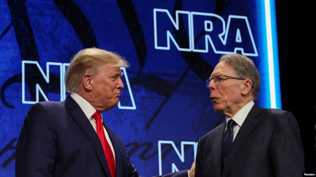 Eski Başkan Donald Trump ve NRA Başkanı Wayne LaPierre