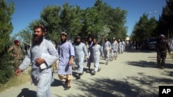 ၂၀၂၀ မေလအတွင်း အာဖဂန်အကျဉ်းထောင်က ပြန်လွှတ်ပေးခဲ့တဲ့ တာလီဘန် အကျဉ်းသားများ။ (မေ ၂၆၊ ၂၀၂၀)