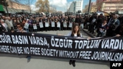 اعتراض روزنامه نگاران ترکیه به بازداشت همکاران خود - ۱۹ مارس ۲۰۱۱