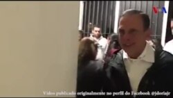 São Paulo: Prefeito visita morador de rua após agressão