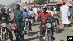 'Yan babur masu Achaba a garin maiduguri a watan Nuwambar 2010.