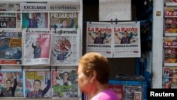 Kiosk sa novinama u Meksiko Sitiju 3. juna 2024. (Foto: Rojters/Daniel Beceriil)