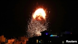 İsrail gece düzenlediği operasyonlarda Gazze'de iki ayrı binayı vurdu.