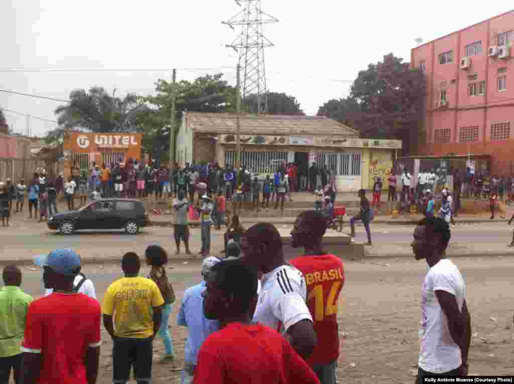 Greve taxistas em Luanda, Hoji Ya Henda Mabor General, foto de Kolly António Muanza. Luanda, Angola, 5 Out. 2015