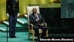 Le président du Malawi, Arthur Peter Mutharika, s'apprête à prendre la parole à la 74e session de l'Assemblée générale des Nations unies au siège de l'ONU à New York, États-Unis, le 26 septembre 2019. (Photo: REUTERS/Eduardo Munoz) 