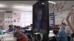 Віртуальна реальність: американські школярі ходять до школи, не виходячи з власної кімнати. Відео