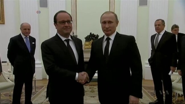 Putin Pledges Cooperation With France In Fight Against IS