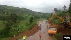 Une route au Rwanda détruites par de fortes pluies