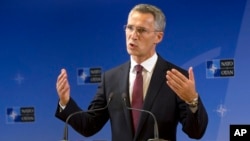 Sekjen NATO Jens Stoltenberg mengatakan NATO waspada terhadap penerbangan militer Rusia (foto: dok).